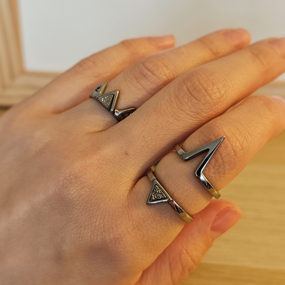 SOLD - Silver Geometric Ring - Picture 4 of 5